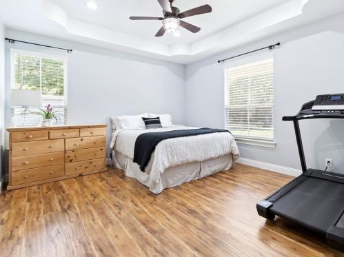 201 Bluebonnet Ct, Fort Worth TX  76035-5861 exterior