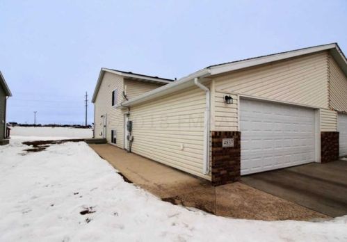 4837 55th St, Fargo, ND 58104-3306