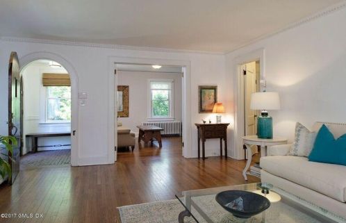 31 Westview Pl, Riverside CT  06878-1326 exterior