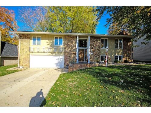 746 Crestline Dr, Decatur, IL 62526-1416