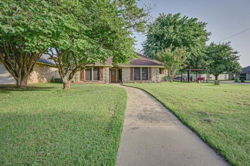 1 Reed Cir, Midlothian, TX 76063-1520