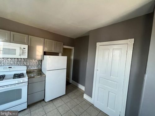 4735 Comly St, Philadelphia PA 19120-1124 exterior