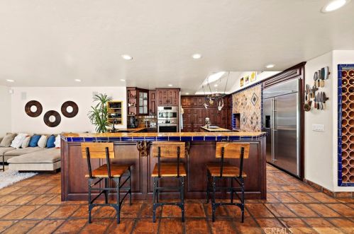 11411 Arroyo Ave, Santa Ana CA  92705-2469 exterior
