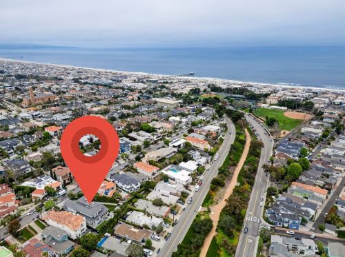 677 19th St, Manhattan Beach, CA 90266-2508