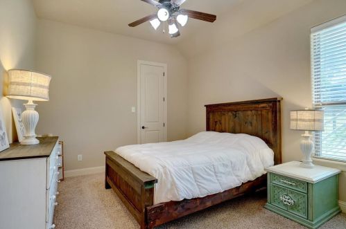 7012 Katie Corral Dr, Fort Worth TX  76126-6440 exterior