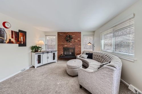 4699 Akron St, Englewood, CO 80111-1237