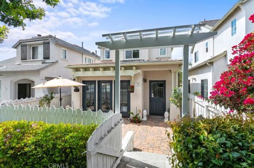 160 Trellis Ln, Irvine CA  92620-0214 exterior