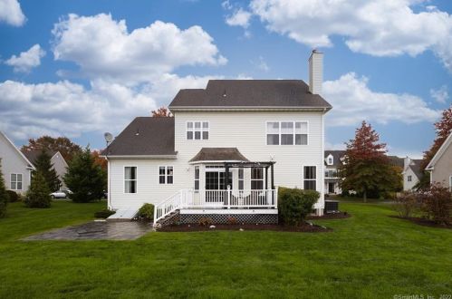 10 Nantucket Way, Waterbury, CT 06762-3348