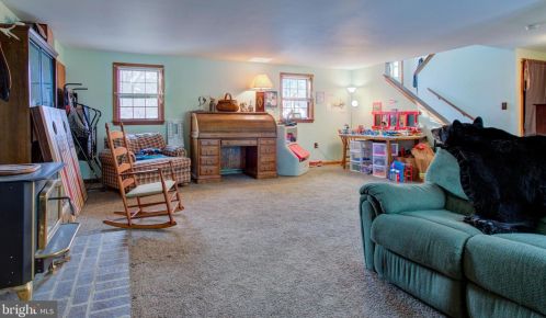 765 Dustin Dr, Lancaster PA  17601-1267 exterior