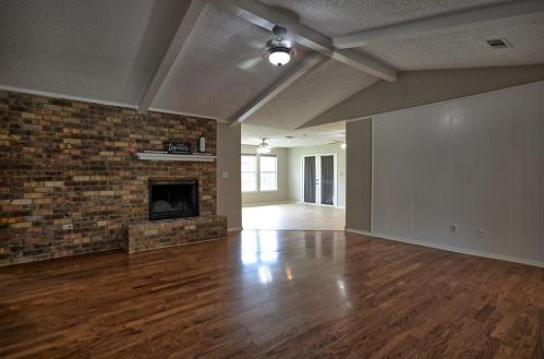 6105 Meredith Ln, Fort Worth TX  76134-2510 exterior