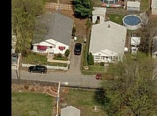 216 Fuller St, Pawtucket, RI 02861-3068