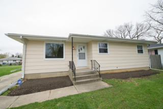 2913 Ellis St, Waukegan, IL 60085-3117