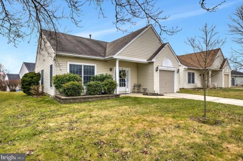 5 Country Ln, Columbus, NJ 08022-1123