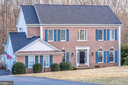 9185 Marovelli Forest Dr, Lorton, VA 22079-3452