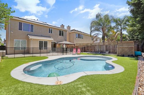 4561 Glenhaven Dr, Tracy, CA 95377-7102