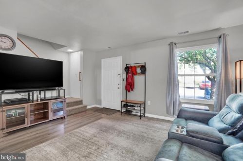 51 Lexton Dr, York, PA 17404-9435