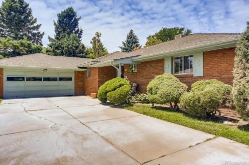 3049 Vine St, Denver CO  80205-4637 exterior