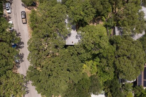 1804 Alta Vis Ave, Austin TX  78704-5226 exterior