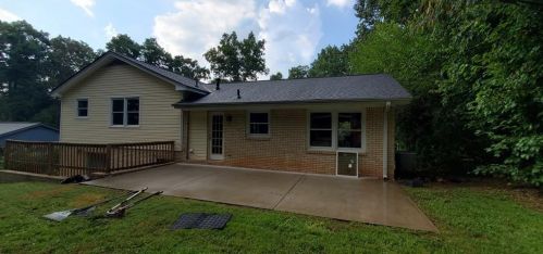 706 Ketchem Dr, Marietta, GA 30066-5330