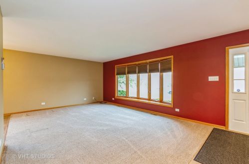 15580 Lakeview Dr, Wilton Center, IL 60442-8126