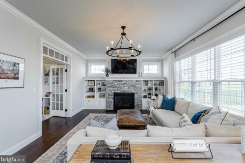 455 Greenhedge Dr, Lancaster PA  17603-7907 exterior