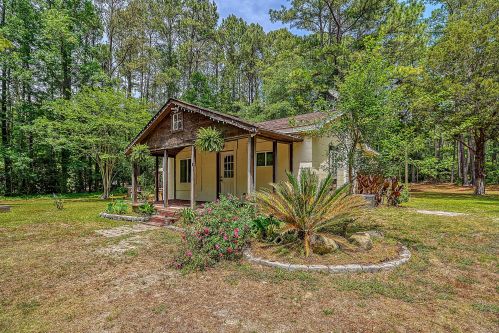 1036 Milcrest Dr, Awendaw, SC 29429-6067