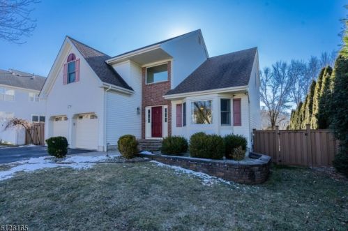 3 Mitchell Ln, Clinton, NJ 08809-2605