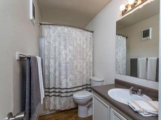 4532 Roethe Rd, Portland OR  97267-5764 exterior
