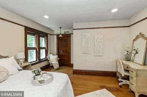 959 James Ave, Saint Paul MN  55102-3329 exterior