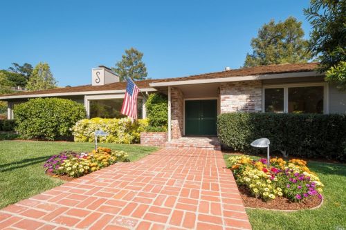 38 Las Casas Dr, San Rafael, CA 94901-2322