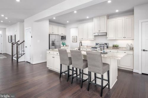 660 Falcon Ln, Aberdeen, MD 21001-1255