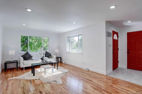 8806 Asbury Dr, Aurora CO  80227-2306 exterior