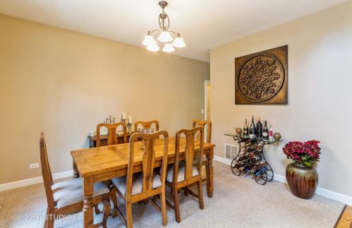 506 Beach Dr, Barrington Hills, IL 60102