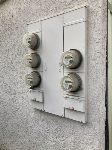 1061 Springfield St, Upland CA 91786-2633 exterior