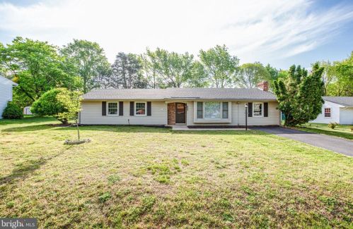825 Barkley Dr, Fredericksburg, VA 22407-6903