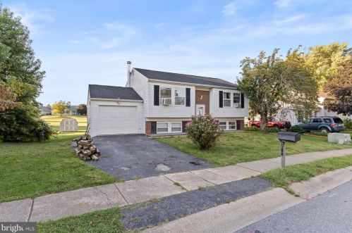 217 Pulte Rd, Lancaster, PA 17601-3325