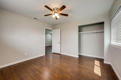 2211 Big Bnd Dr, Carrollton TX 75007-5801 exterior