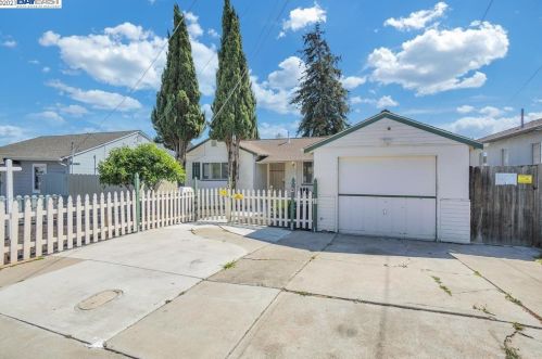 16233 Maubert Ave, San Leandro, CA 94578-2109
