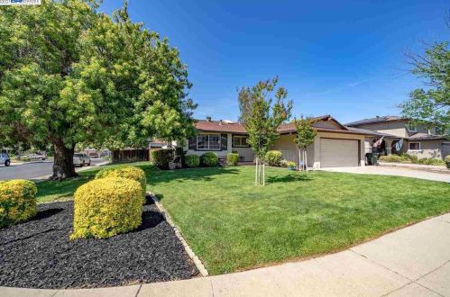 438 Bell Ave, Livermore, CA 94550-6210