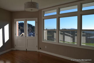 6141 Canyon Ct, Portland OR  97221-1456 exterior