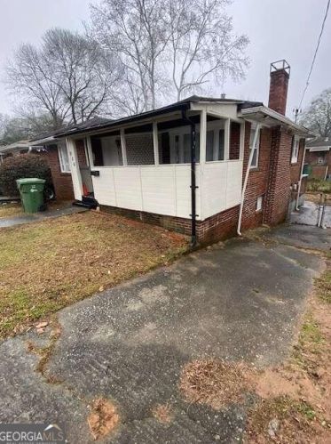 956 Jett St, Atlanta GA  30314-2737 exterior