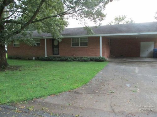 7 Maulding Dr, Dermott, AR 71638-2502