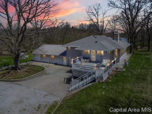 13050 Blooming Grove Rd, Palmyra, IL 62674-6417