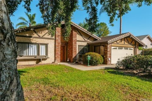 1507 Compromise Line Rd, Glendora, CA 91741-3820