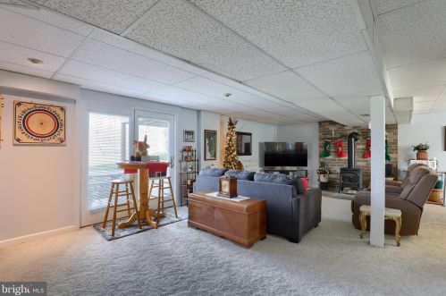 15 Rosewood Dr, Lancaster PA  17603-9329 exterior