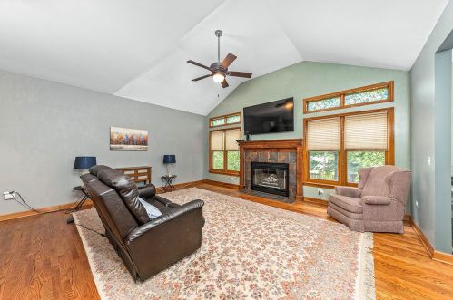 5 Crenshaw Ct, Lemont IL  60490-6614 exterior