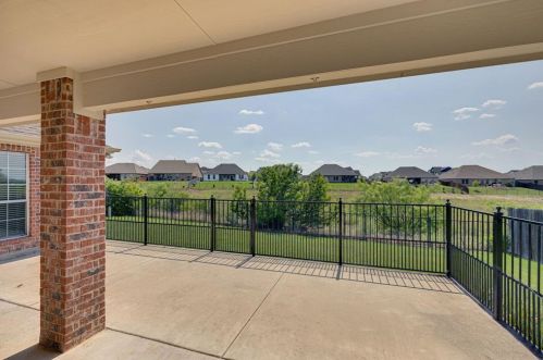 7233 Tahoe Springs Dr, Fort Worth TX  76179-2201 exterior