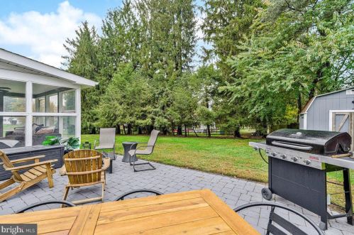 27 Lochatong Rd, Trenton NJ 08628-1608 exterior