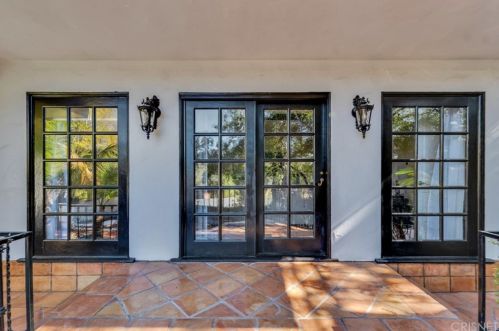 1664 Las Flores Dr, Glendale CA  91207-1200 exterior