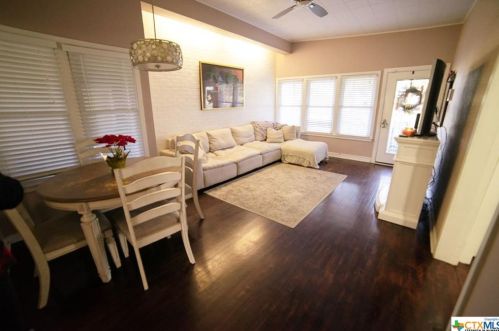 4907 Lilac Ln, Victoria, TX 77904-2106